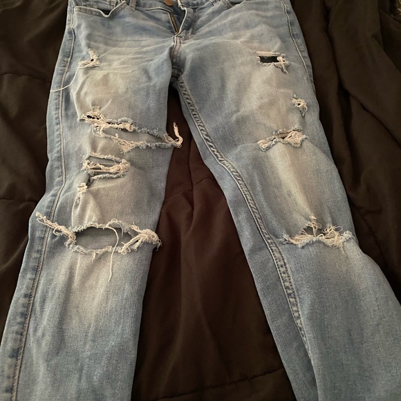 Holister Womens Distressed Jeans | 5 R - Picture 5 of 5